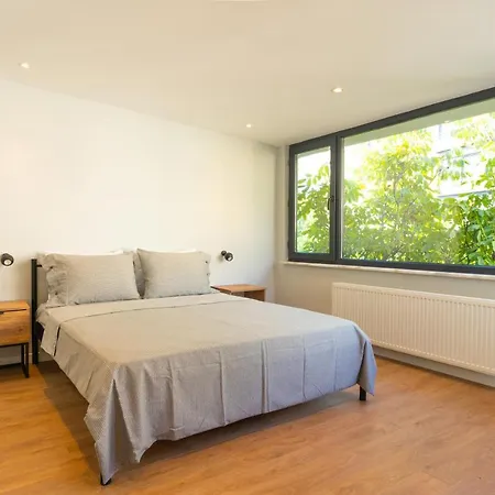Penthouse With Private Terrace & Hot Tub * Istambul