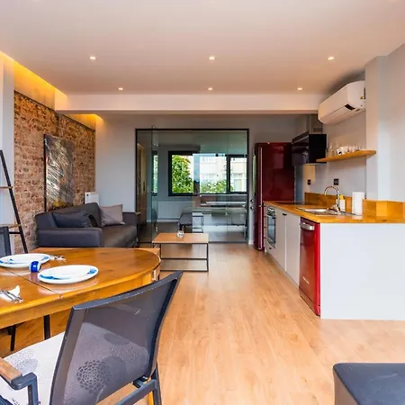 Penthouse With Private Terrace & Hot Tub Istambul